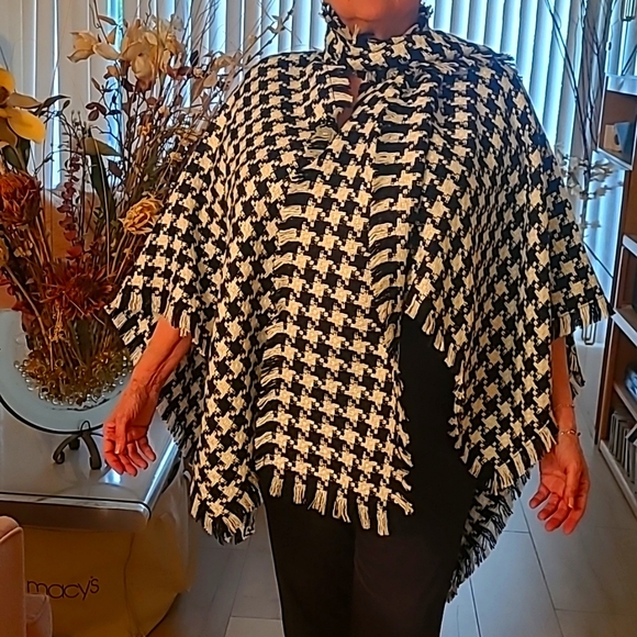 Gloria Coutoure Jackets & Blazers - Women's wrap